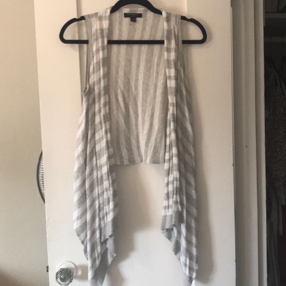 Cropped sweater vest